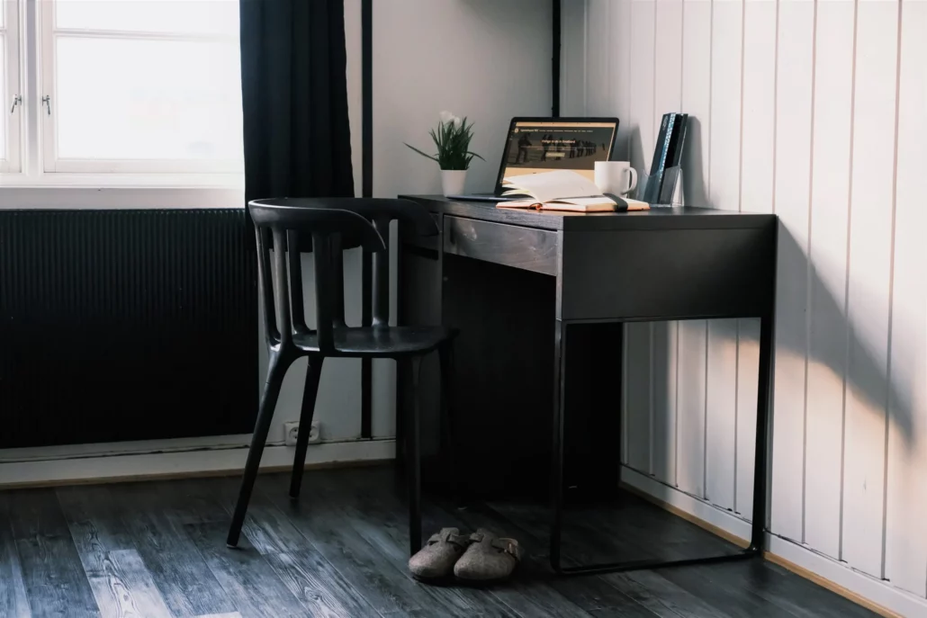 Single room with desk at Gjestehuset 102